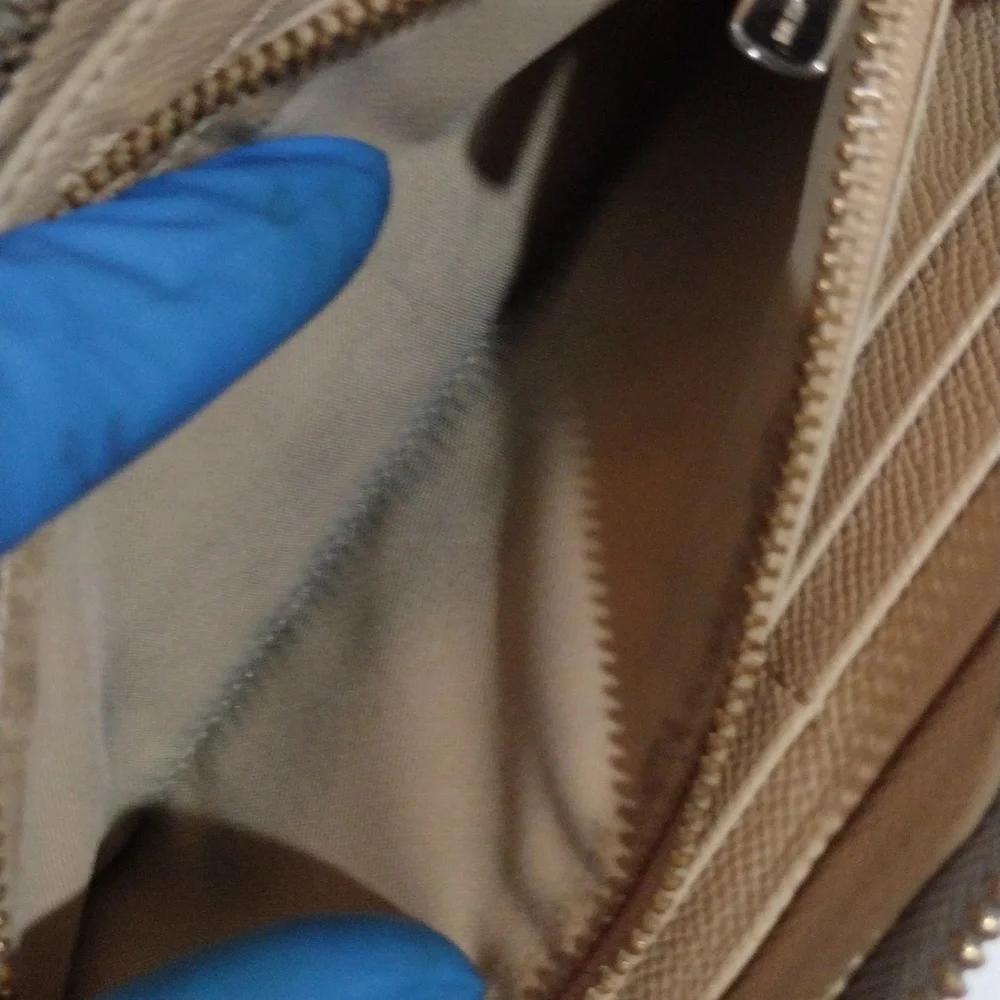 Coach Dual-Tone Brown Leather Zip Wallet – Gold Logo, Stylish Women’s Accessory - Picture 14 of 15